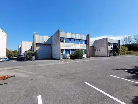 location entrepôt 336 m² à 1 577 m²
