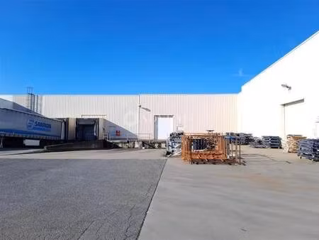 location entrepôt nantes 44300 4000m² à 8726m²