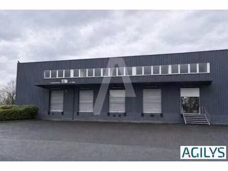 location entrepôt 3 030 m² à 6 871 m²