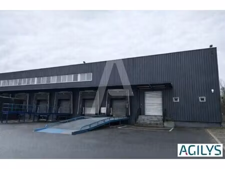 location entrepôt 3 841 m²