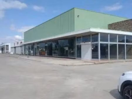 location entrepôt 1 500 m²