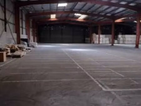 location entrepôt 3 200 m²