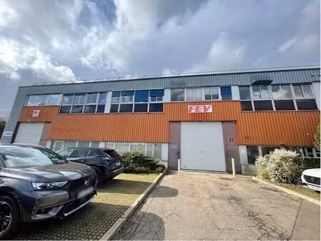 location entrepôt trappes 78190 1724m²