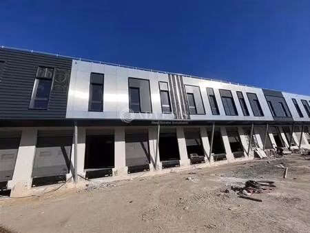 location entrepôt trappes 78190 2750m²