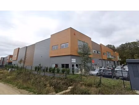 location entrepôt 339 m²