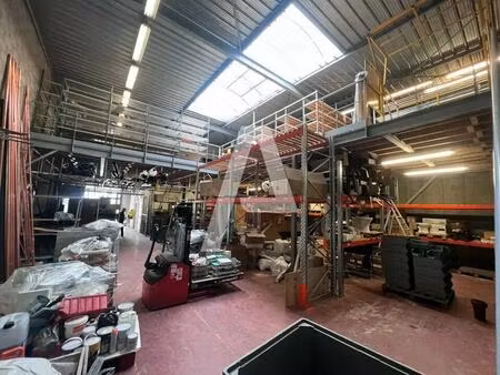 location entrepôt villejuif 94800 369m²