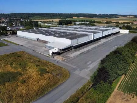 location entrepôt vimy 62580 25551m²