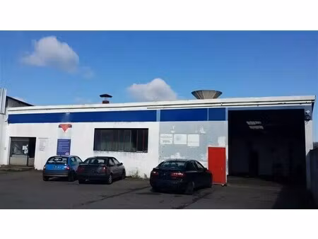 location local d'activités 225 m²