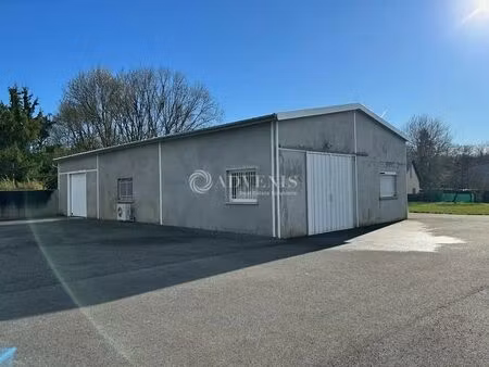 location local d'activités 210 m²