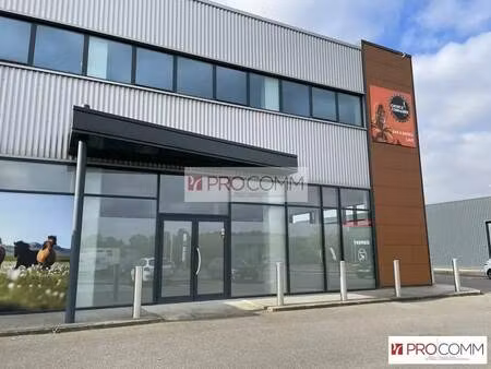 location local d'activités 220 m²