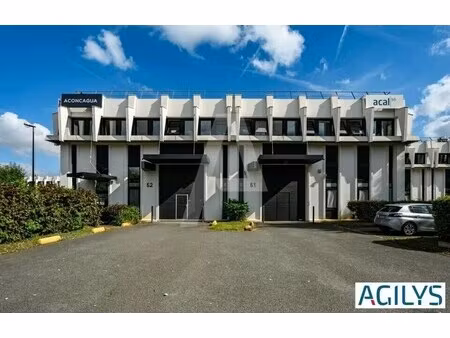 location local d'activités 470 m² à 2 210 m²