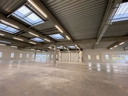 location local d’activités elancourt 78990 623m² à 1246m²