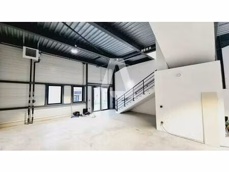 location local d’activités fresnes 94260 240m² à 1034m²