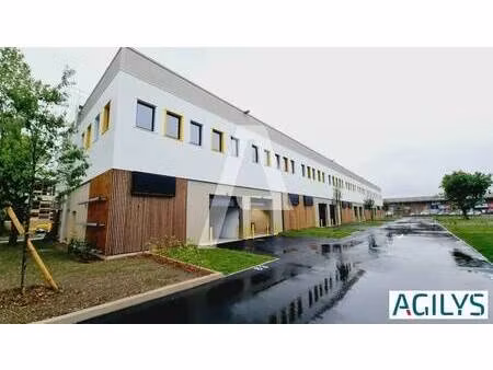 location local d'activités 346 m²