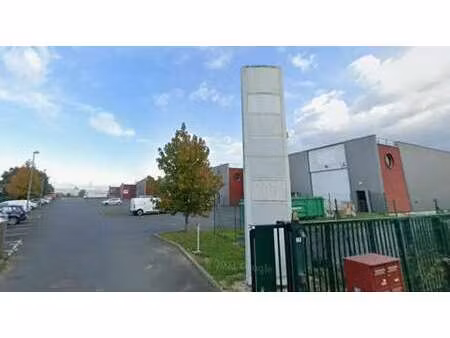 location local d'activités 1 208 m²
