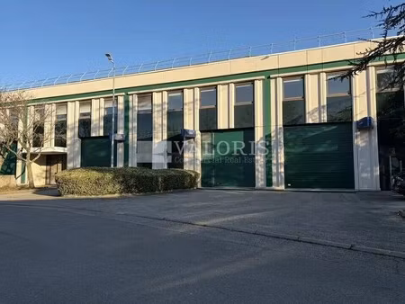 location local d'activités 154 m² à 3 124 m²