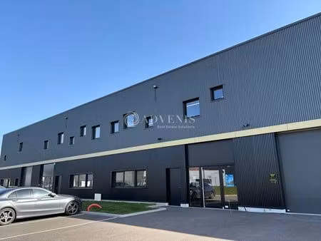 location local d'activités 360 m²
