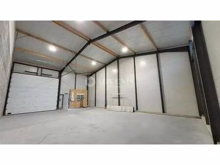 location local d'activités 140 m²