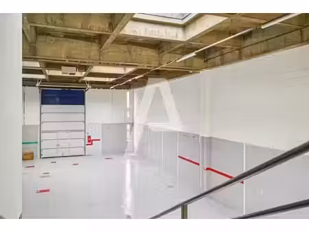 location local d’activités 1277m²