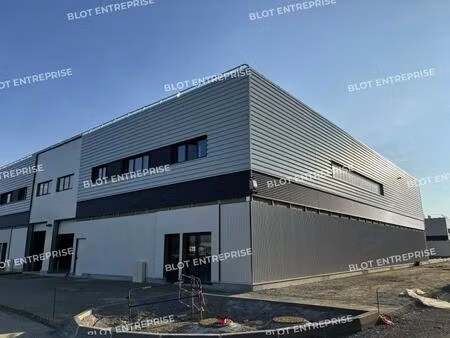 location local d’activités saint aignan grandlieu 44860 401m²