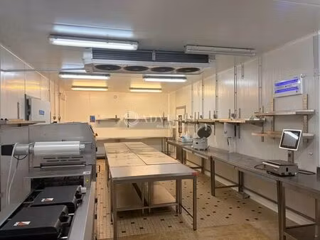 location local d’activités saint avertin 37550 496m²