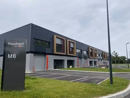 location local d'activités 320 m² à 4 830 m²