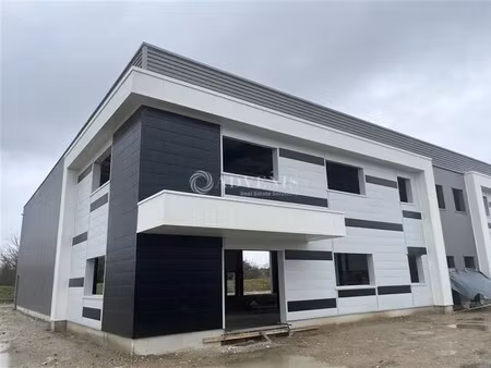 location local d'activités 455 m² à 910 m²