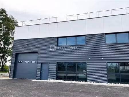 location local d'activités 389 m² à 781 m²
