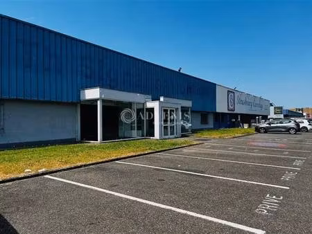 location local d'activités 550 m²