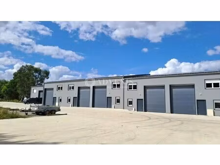 location local d'activités 170 m² à 340 m²