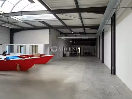 location local d'activités 729 m²
