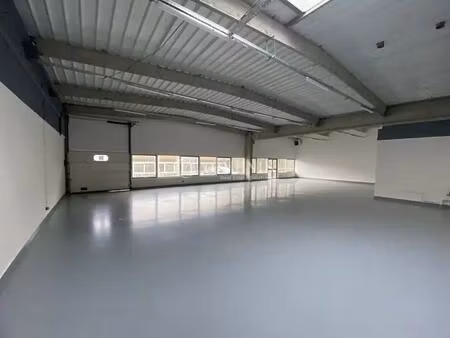location local d’activités trappes 78190 250m²