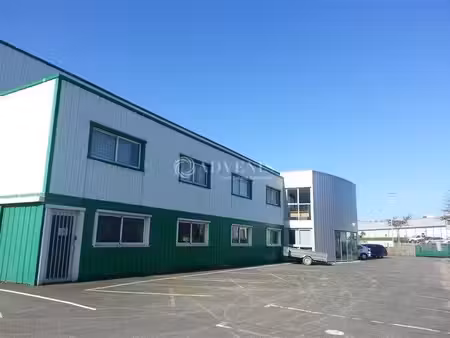 location local d’activités treillières 44119 916m²