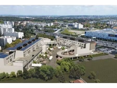 location local d'activités 360 m² à 8 618 m²