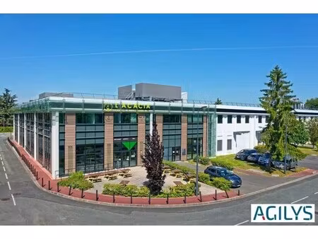 location local d'activités 648 m²