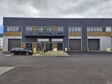 location entrepôt 375 m²