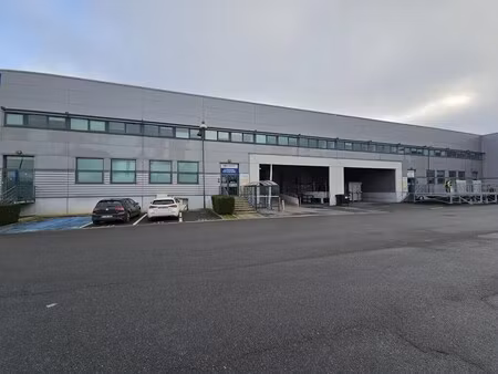 location entrepôt 932 m²