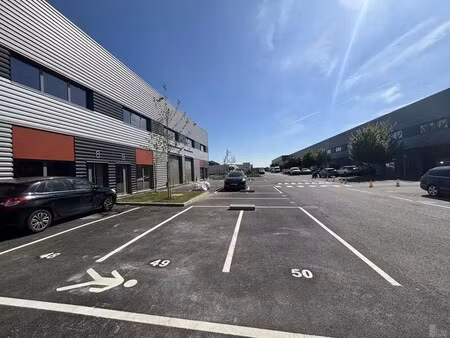 location entrepôt le thillay 95500 360m² à 720m²