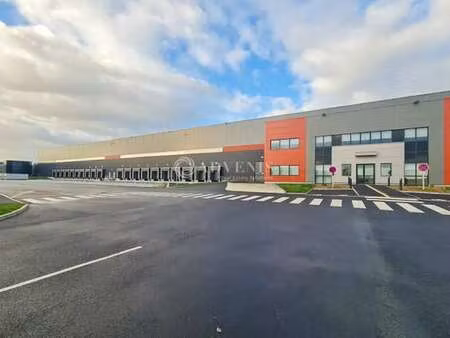 location entrepôt plechatel 35470 7632m² à 15264m²