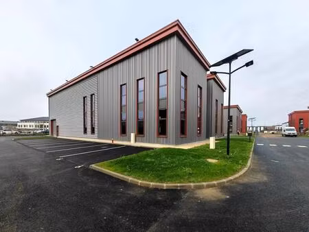 location entrepôt 477 m² à 954 m²