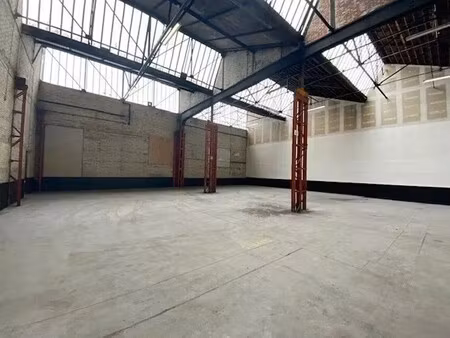 location entrepôt 727 m²