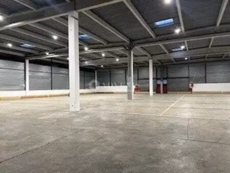 location local d'activités 5 890 m²