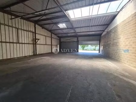 location local d'activités 264 m² à 3 649 m²