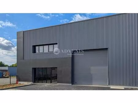 location local d'activités 272 m²