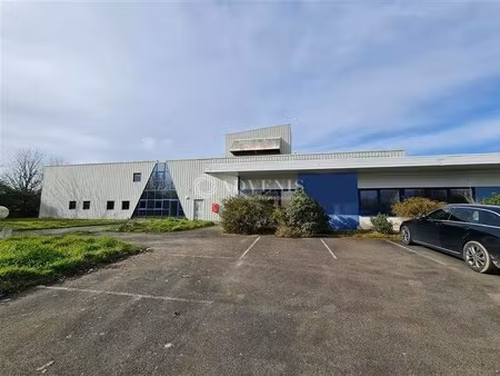 location local d'activités 2 612 m²