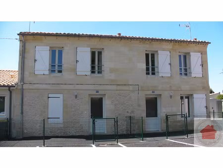 maison de ville 2 chambres et parking