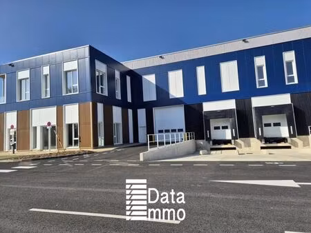 location entrepôt 824 m² à 2 953 m²