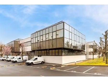 location local d'activités 601 m² à 1 937 m²