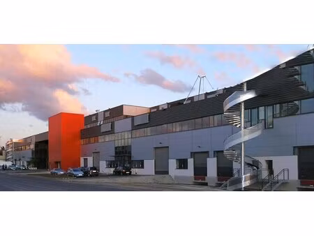 location entrepôt saint denis 93200 231m² à 1703m²