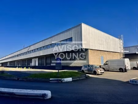 location local d'activités 250 m²